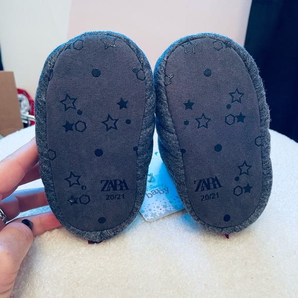 Zara Mickey Mouse Slippers - Picture 5 of 5